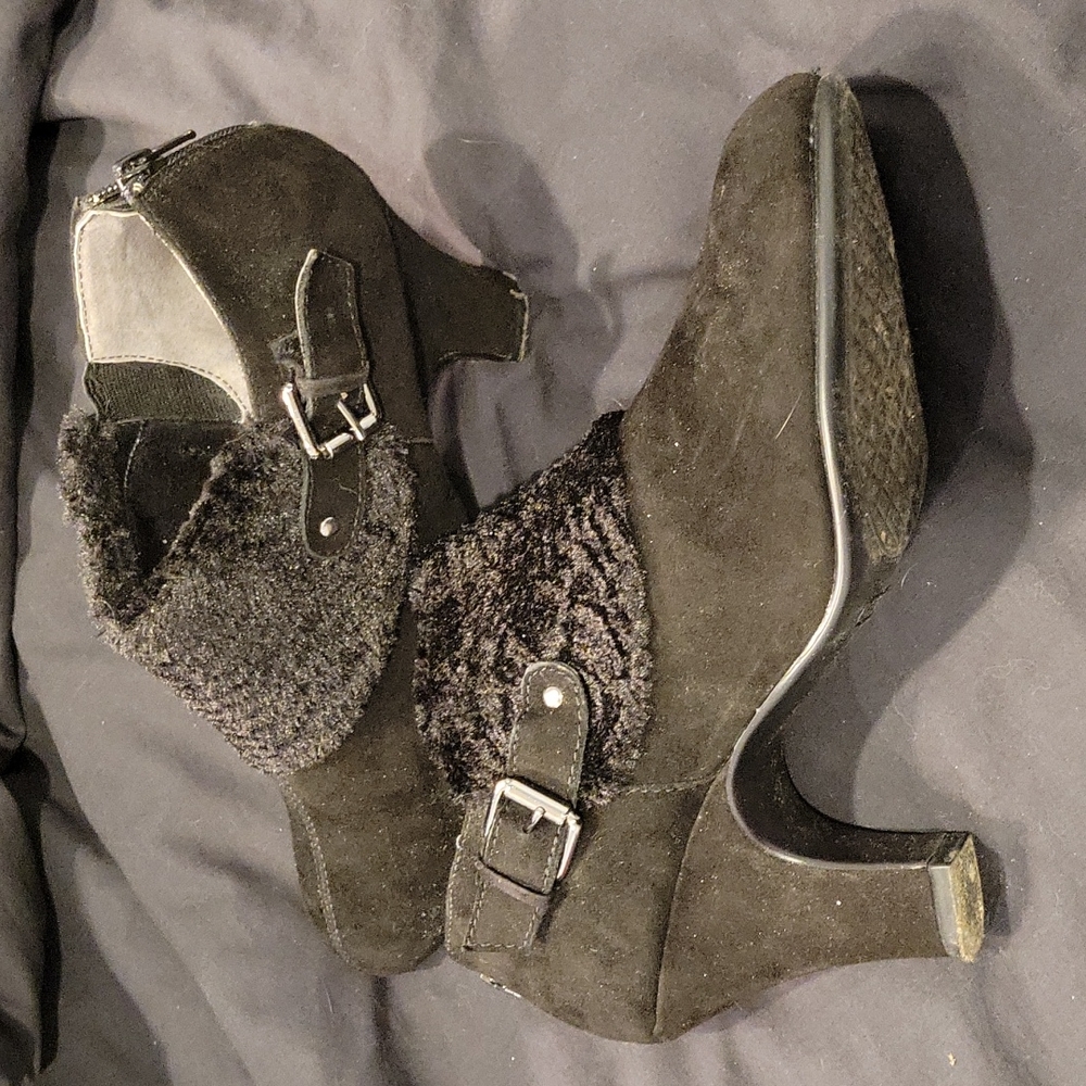 Cute Aerosoles Black Booties, Lightly Used